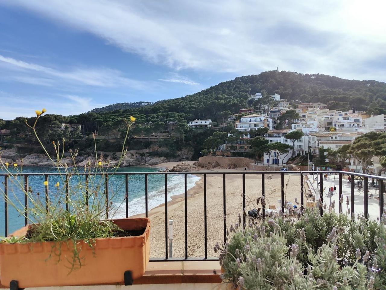 Tamariu Platja - Penthouse On Passeig Del Mar. Apartment Luaran gambar