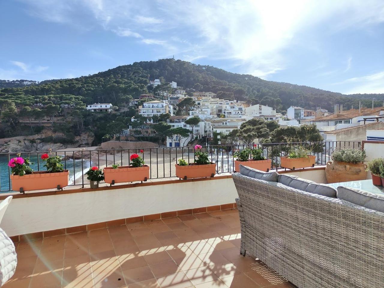Tamariu Platja - Penthouse On Passeig Del Mar. Apartment Luaran gambar