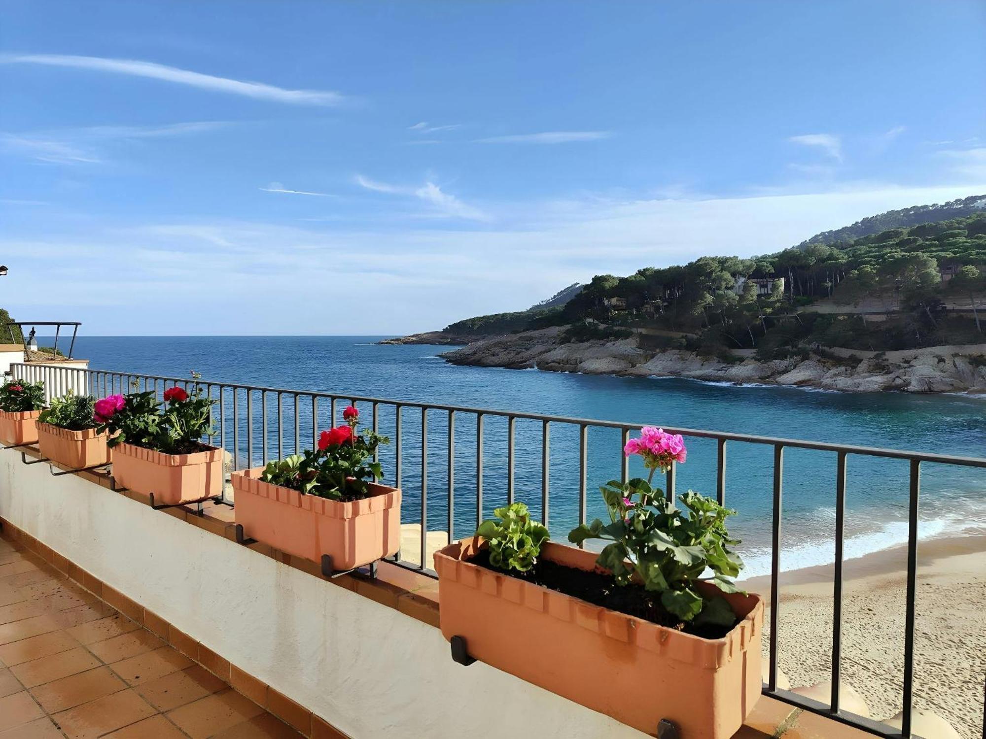 Tamariu Platja - Penthouse On Passeig Del Mar. Apartment Luaran gambar