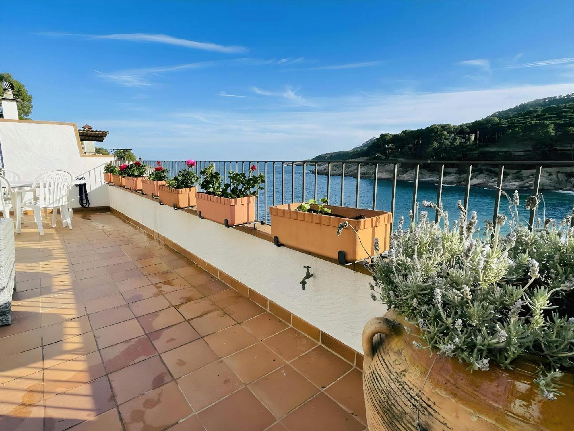 Tamariu Platja - Penthouse On Passeig Del Mar. Apartment Luaran gambar